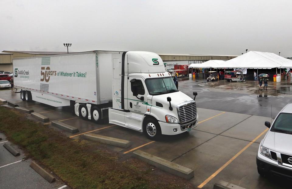 Saddle Creek Logistics, based in Lakeland, is expanding its operations out west with a new distribution center in Las Vegaas.