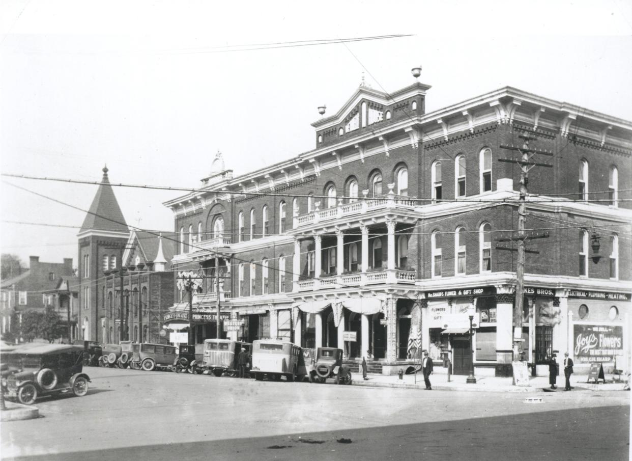 Bethel House Hotel in Columbia circa 1920.