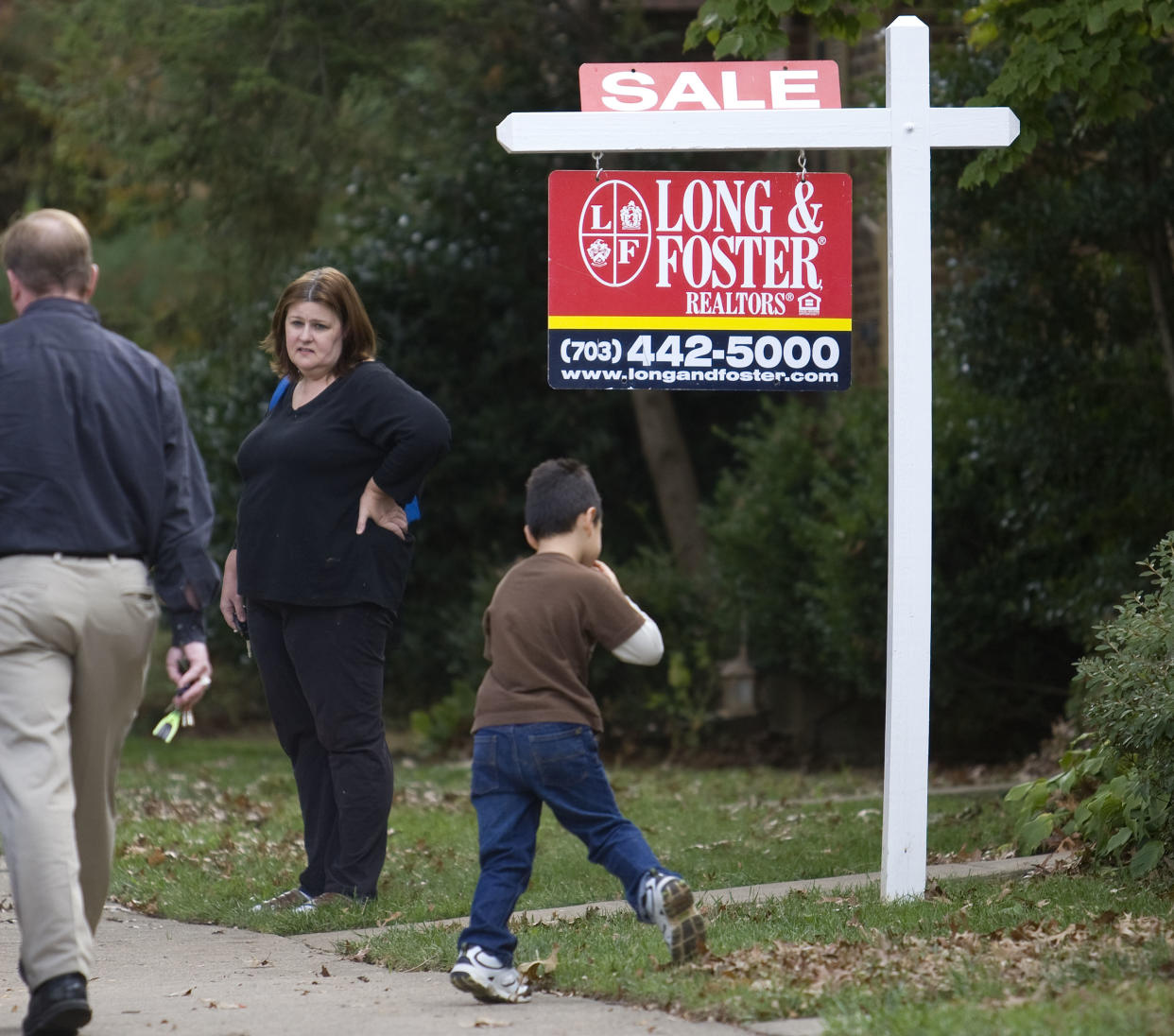 Buyers still in the market may have a small window of opportunity to negotiate sales while demand remains low, experts say. (Credit:  Larry Downing, REUTERS) 