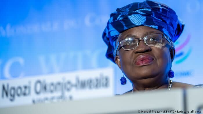 La OMC sale del ostracismo y designa a la nigeriana Iweala, vetada por Trump, arquitecta del comercio global