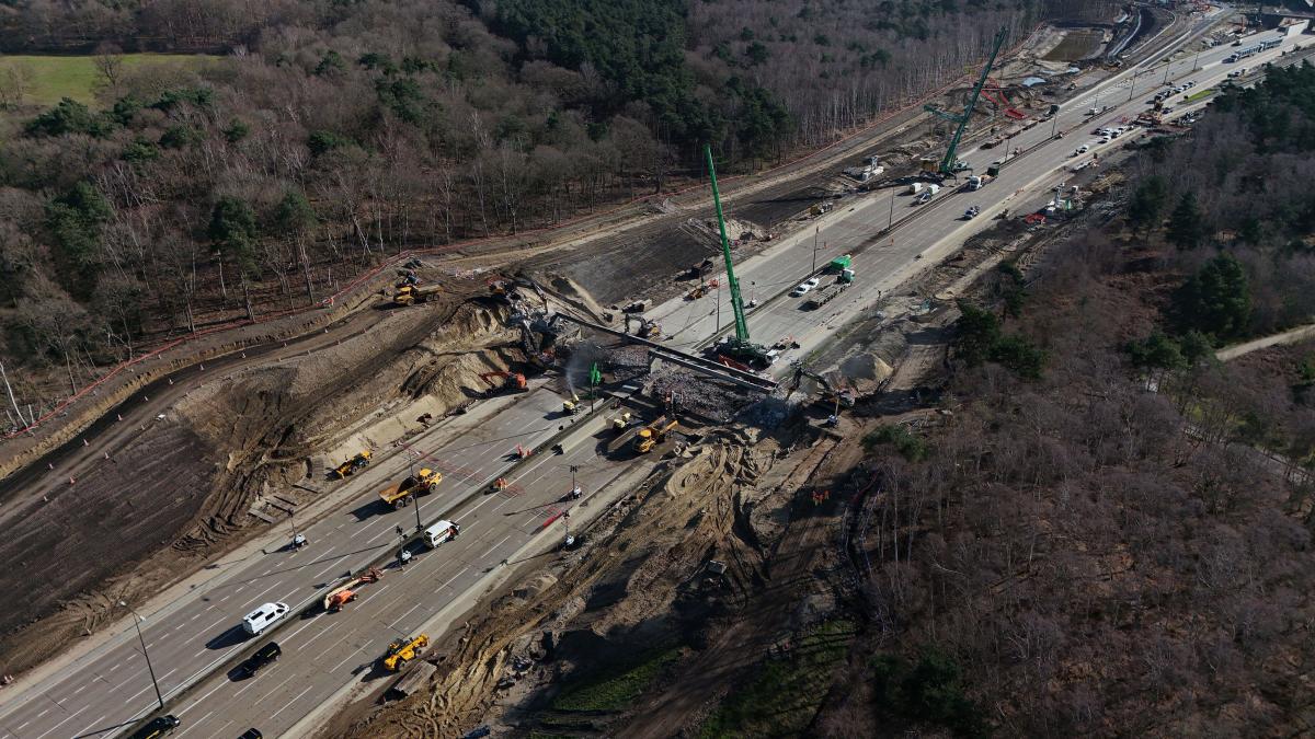 First ever planned M25 full closure prompts rare avoid travel alert