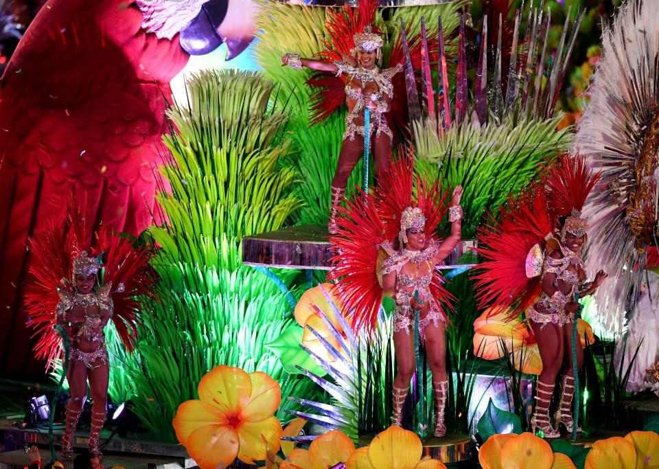 <p>Samba dancers perform in the “Cidade Maravilhosa” segment during the Closing Ceremony on Day 16 of the Rio 2016 Olympic Games at Maracana Stadium on August 21, 2016 in Rio de Janeiro, Brazil. (Photo by Pascal Le Segretain/Getty Images) </p>