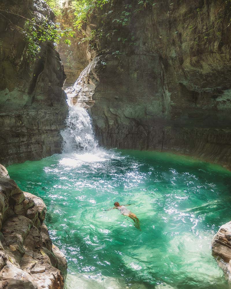 松巴島的瀑布（Image Source : Getty Creative/EyeEm）