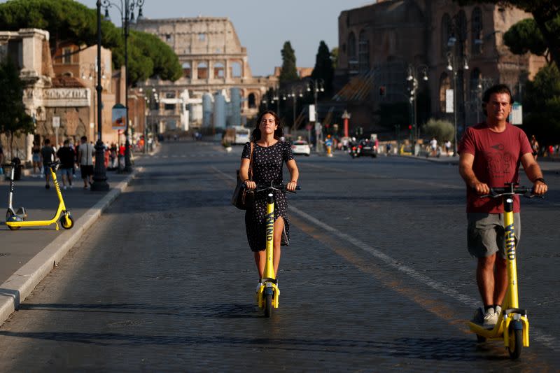 E-scooters gone wild! Rome boosts electric mobility amid lax rules
