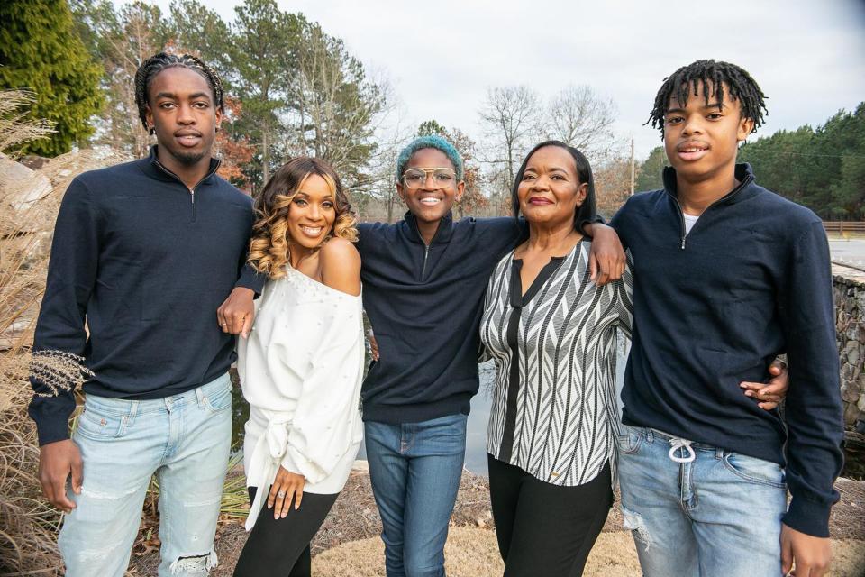 Siohvaughn Funches and her family