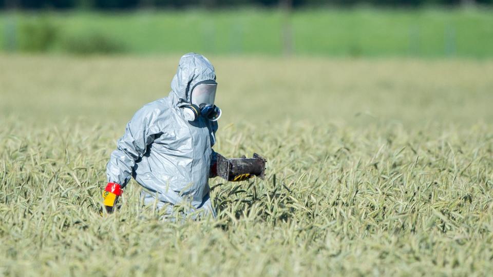 Die Suche nach Wrackteilen geht weiter. Foto: Christophe Gateau