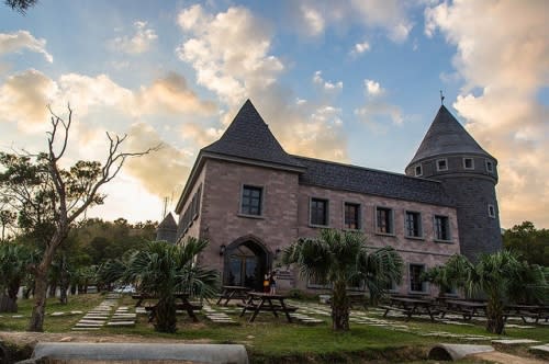 【宜蘭旅遊】【宜蘭一日遊】伯朗咖啡城堡二館、一館+噶瑪蘭威士忌酒堡+八