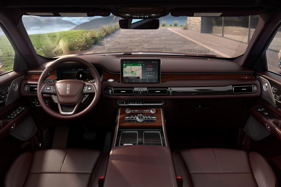 <p>2020 Lincoln Aviator</p>