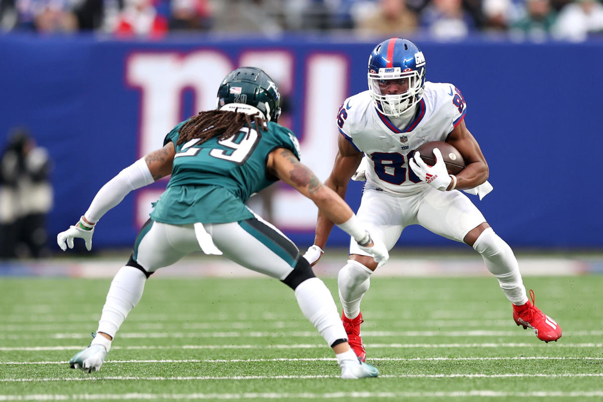 Giants' Darius Slayton looking forward to 'plenty of boos and middle  fingers' from rival Eagles fans 