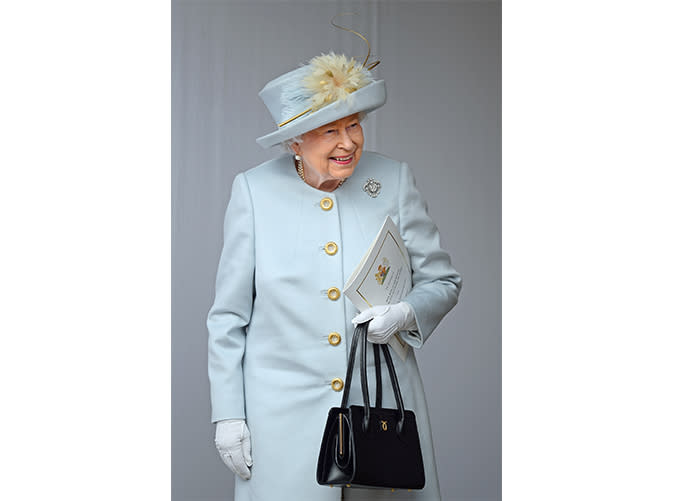 ﻿﻿Ditto Queen Eliz: She's a Vision in Powder Blue