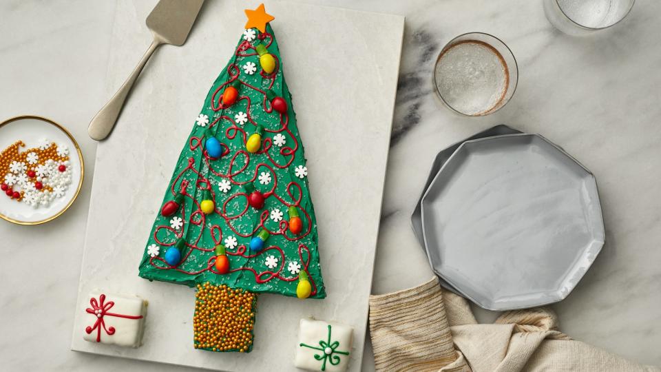 Christmas Tree Cake