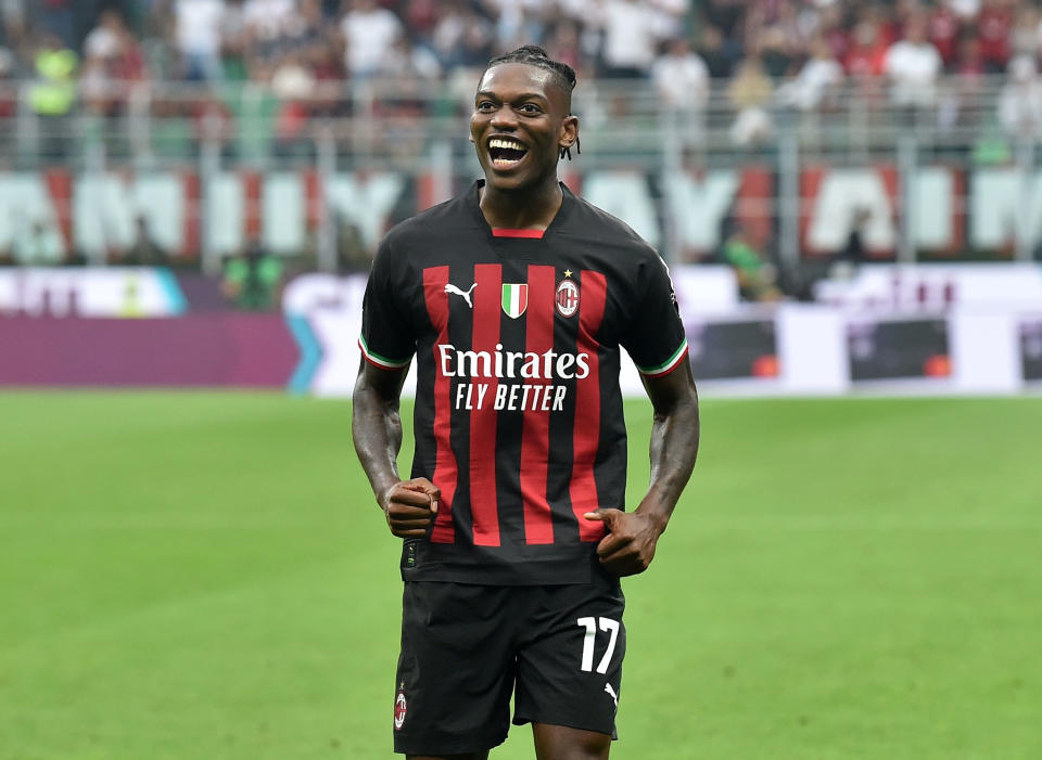 MILAN, ITALY - SEPTEMBER 03:  Rafael Leao of AC Milan celebrates after scoring goal 3-1 during the Serie A match between AC Milan and FC Internazionale at Stadio Giuseppe Meazza on September 3, 2022 in Milan, Italy.  (Photo by Giuseppe Bellini/Getty Images)