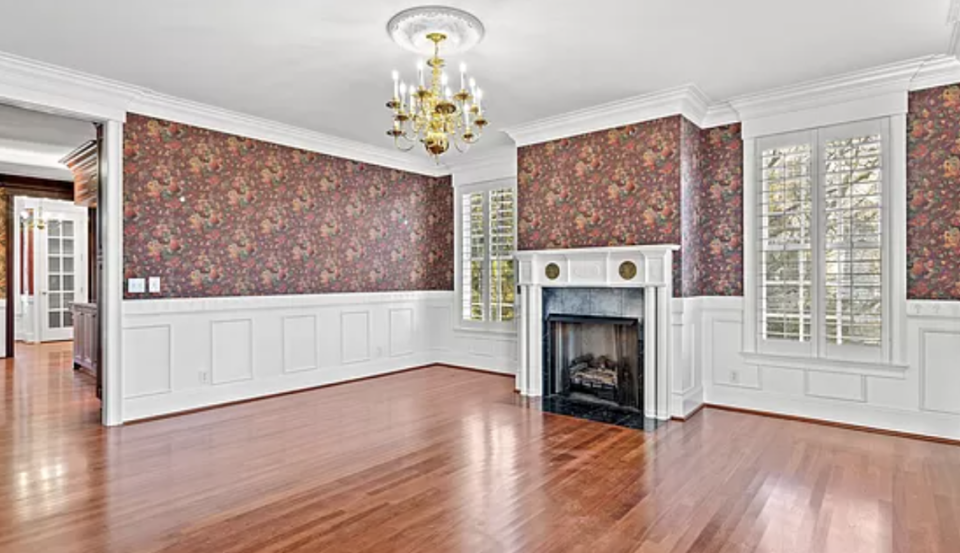 This Georgetown mansion has 10 fireplaces.