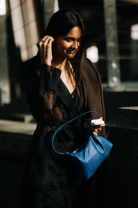 29 inspirational street style shots of wide leg jeans