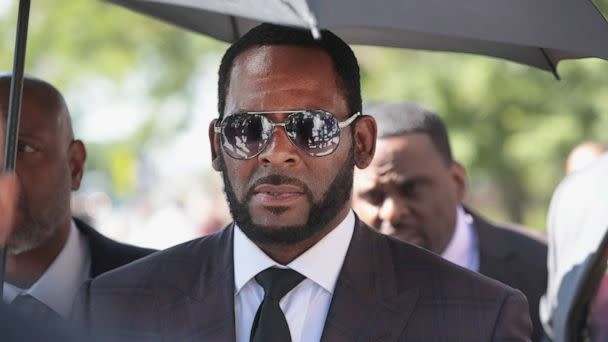 PHOTO: R. Kelly leaves the Leighton Criminal Courts Building following a hearing, June 26, 2019, in Chicago. (Scott Olson/Getty Images)