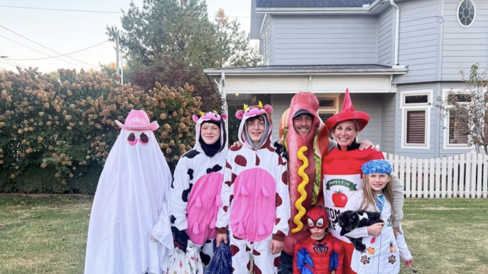 jenny marrs and her family on halloween 2023