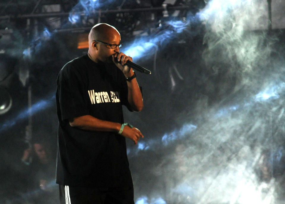 Nate Dogg homage with Warren G, Kurupt and Snoop Dogg