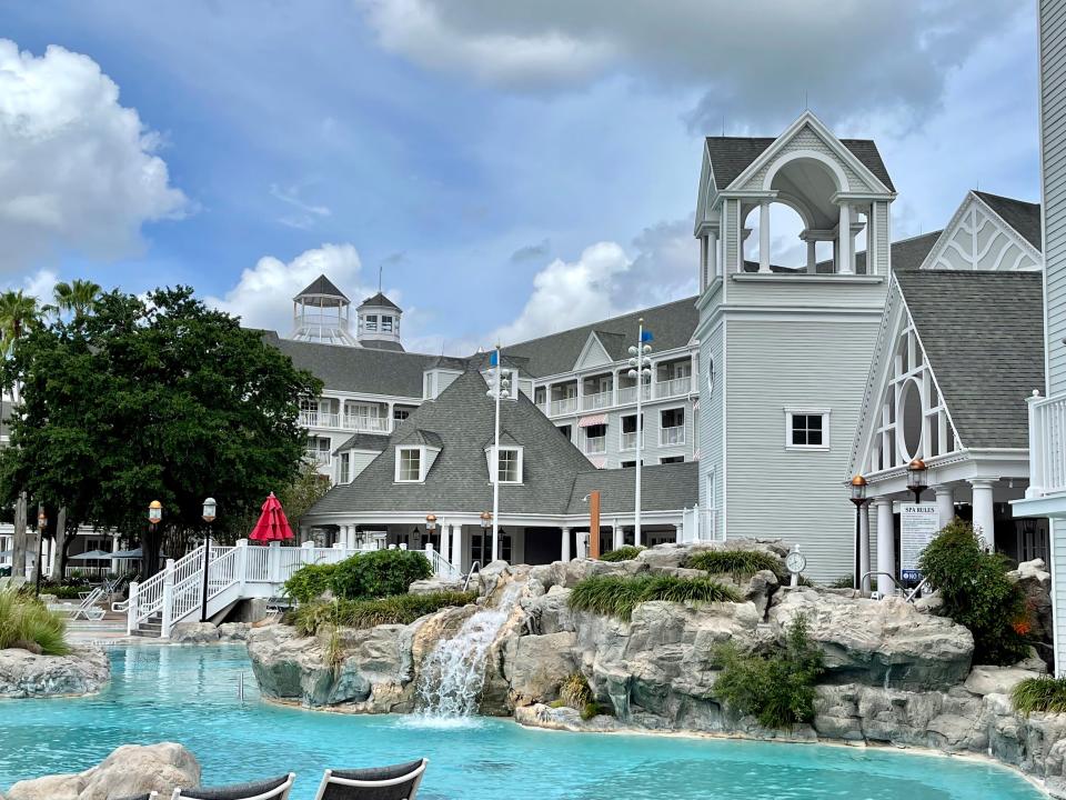 external shot of the pool at the yacht and beach club resorts