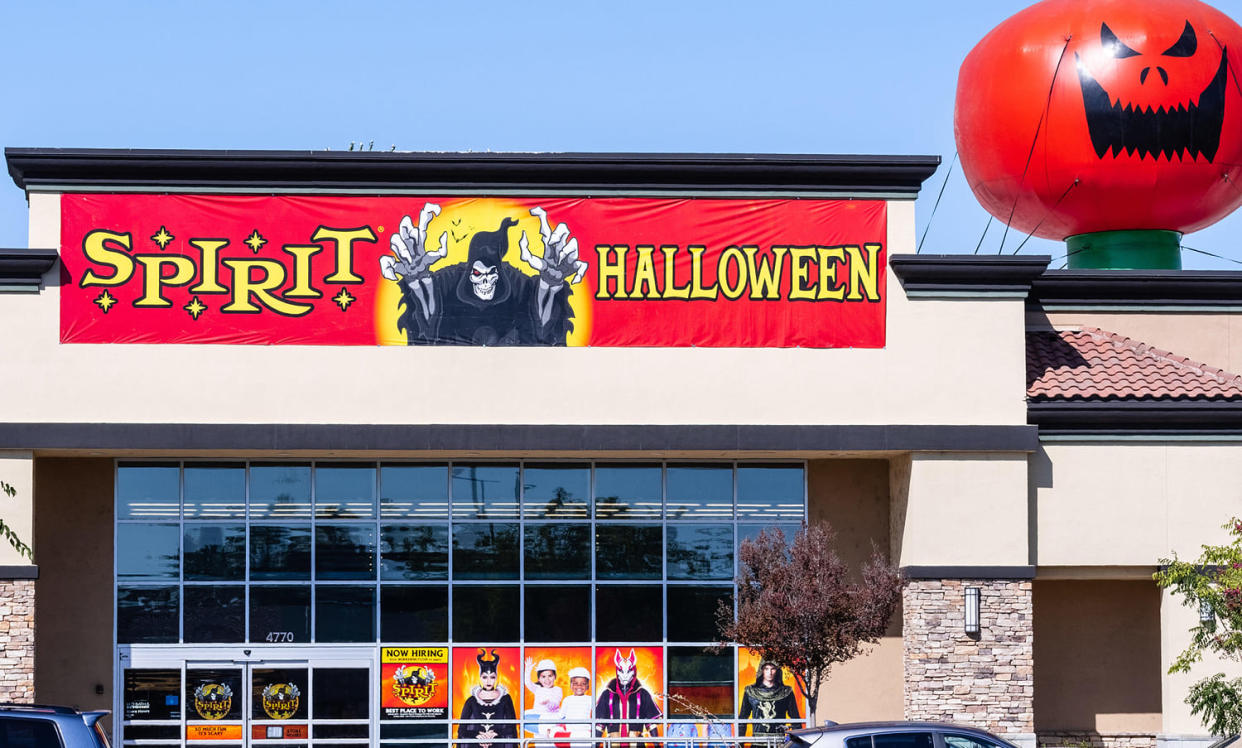 Spirit Halloween 2023 Store Hours (Alamy)