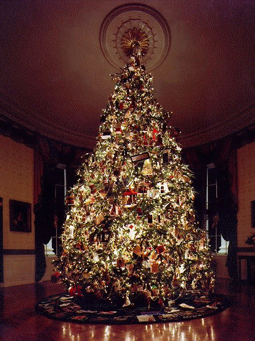 The 1995 Blue Room Christmas tree 