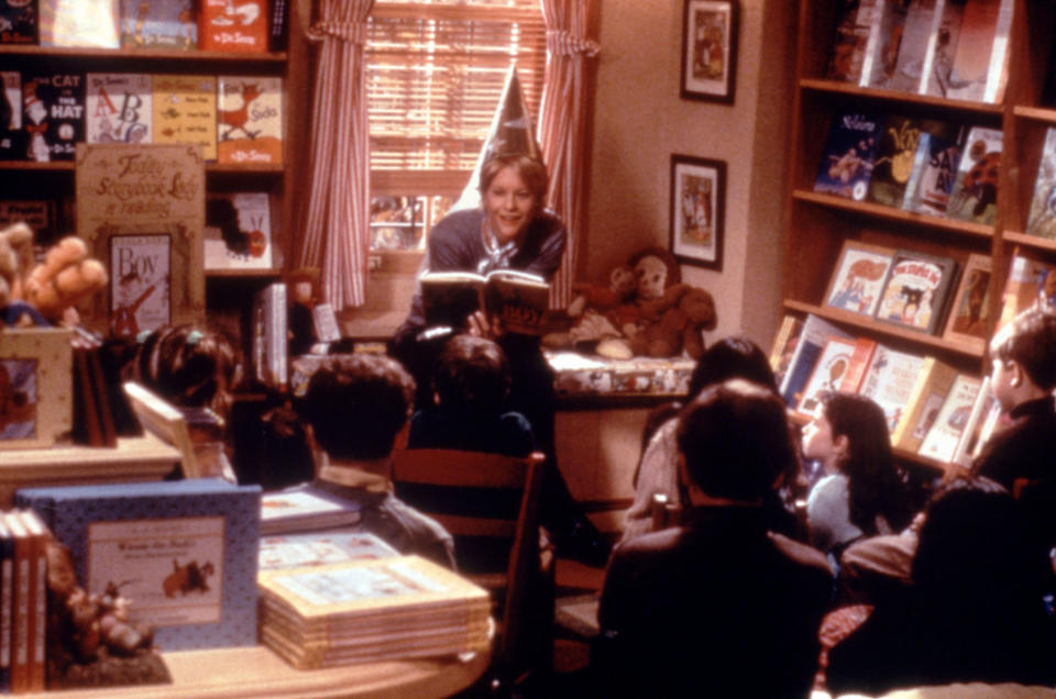 Meg Ryan reads to a whole bunch of kids