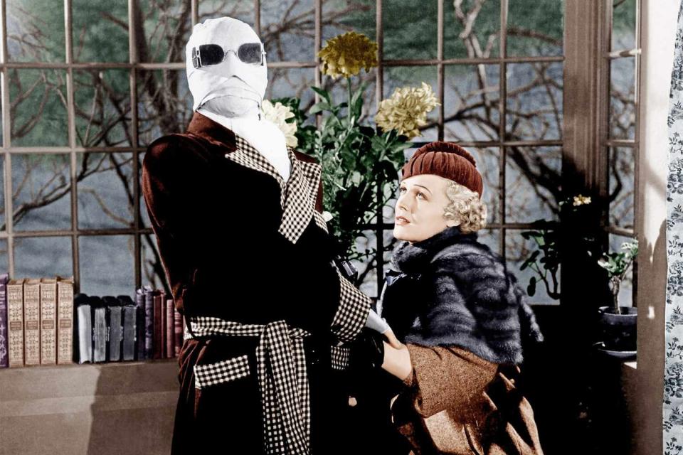 THE INVISIBLE MAN, from left: Claude Rains, Gloria Stuart, 1933