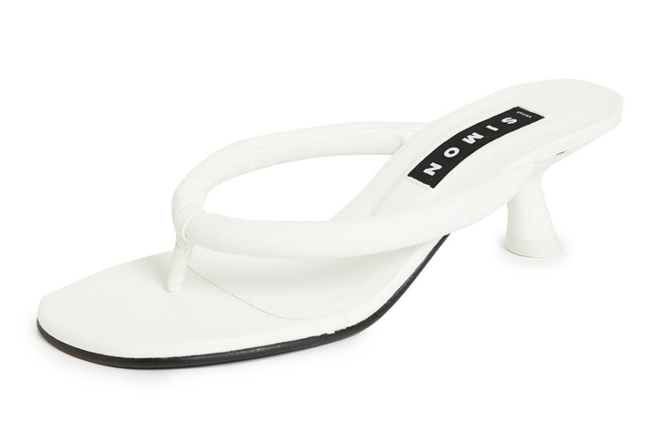 white sandals, thong toe, heels, simon miller