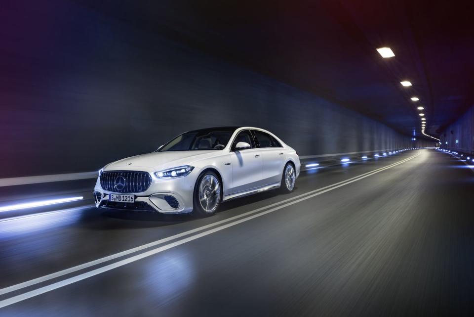 <p>The full-EV mode works up until 87 mph, when the gas motor kicks in, and the S63 has an electric driving range of around 20 miles.</p>