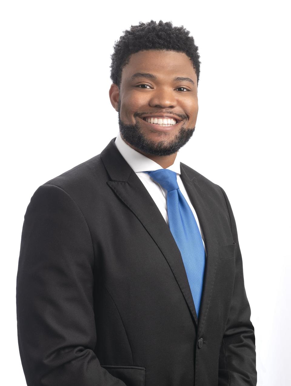 Former UT defensive back Todd Kelly Jr. is now a wealth management associate for Trust Company of Tennessee’s Knoxville office. 
2022