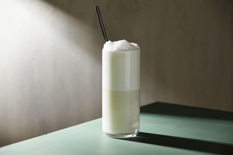 Ramos Gin Fizz - Best Gin Cocktails