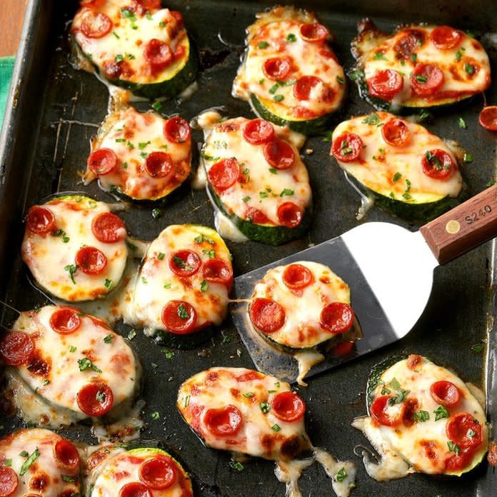 Mini Zucchini Pizzas Exps Sdas17 205463 D04 04 06 2b 2