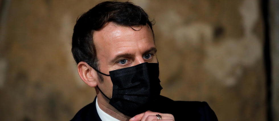 Emmanuel Macron pourrait annoncer la mise en place d'un troisième confinement mercredi.
