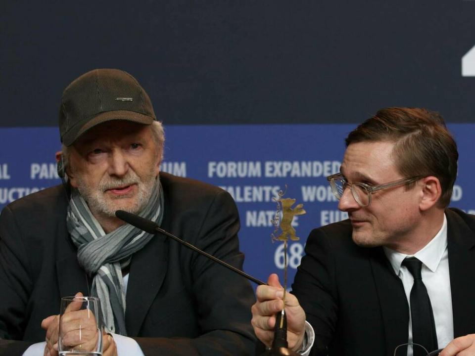 "Das schweigende Klassenzimmer" feierte bei der Berlinale 2018 Premiere - die Schauspieler Michael Gwisdek (l.) und Florian Lukas standen auf dem Podium Rede und Antwort. (Bild: imago images/POP-EYE)