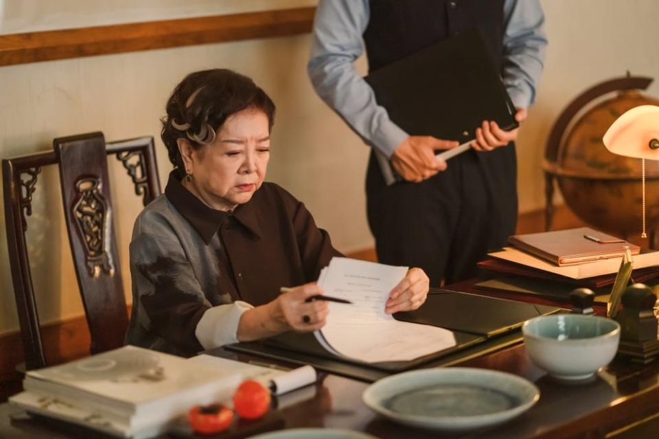 83歲金馬影后怒吼「恁祖媽跟你拼」!隋棠當陳昊森媽 組高顏值母子檔行騙