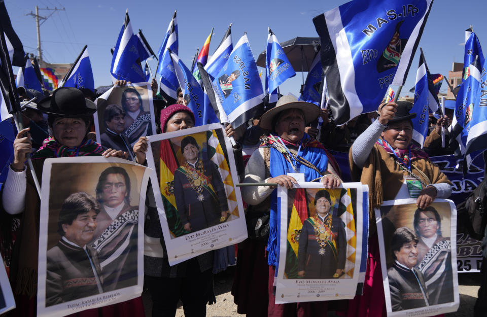 Simpatizantes del expresidente boliviano Evo Morales, durante un recorrido para mostrarle su apoyo, en El Alto, Bolivia, el viernes 26 de julio de 2024. (AP Foto/Juan Karita)