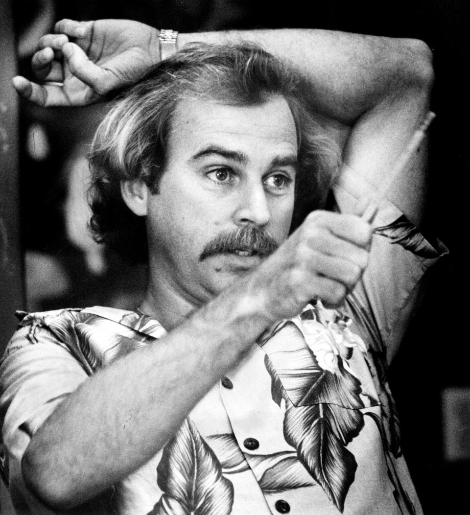 Jimmy Buffett, chairman of the Save the Manatees Committee, in 1991.