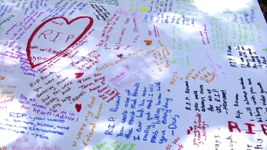 Classmates wrote notes to the boys killed in the Pleasanton crash. (KRON4 photo)