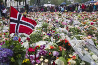 <b>Verurteilung Anders Behring Breiviks</b><br><br>Im August schließt ein Gericht die Ermittlungen gegen den Massenmörder Anders Behring Breivik ab und beendet damit eines der furchtbarsten Kapitel der norwegischen Gegenwart. Der Rechtsextremist muss zunächst 21 Jahre ins Gefängnis und anschließend in Sicherungsverwahrung. Der 33-Jährige hatte 77 Menschen eiskalt ermordet. (Bild: dpa)