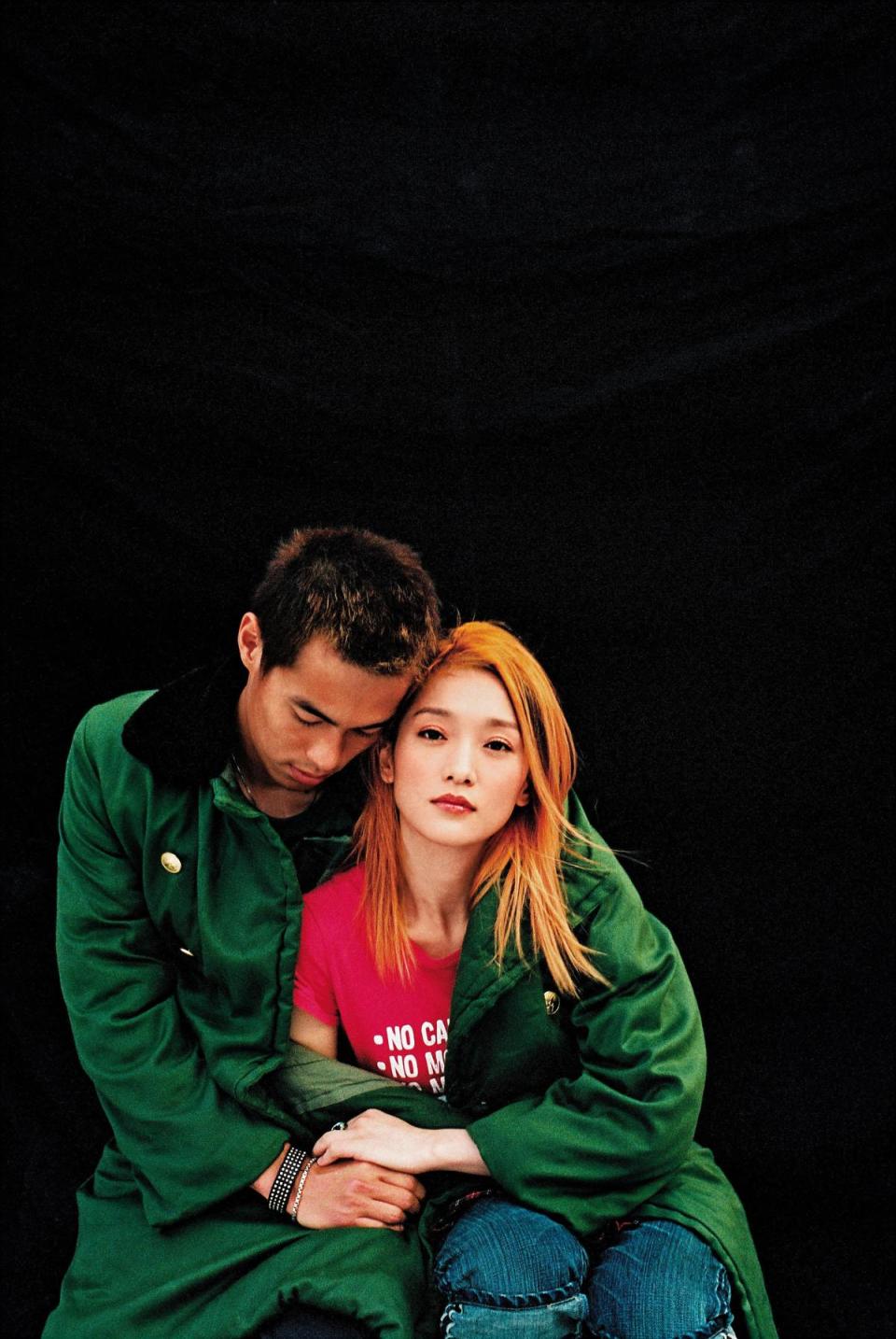 楊祐寧（左）在2007年的電影《明明》裡痴心迷戀周迅（右），一圓與偶像合作的美夢。（東方IC）