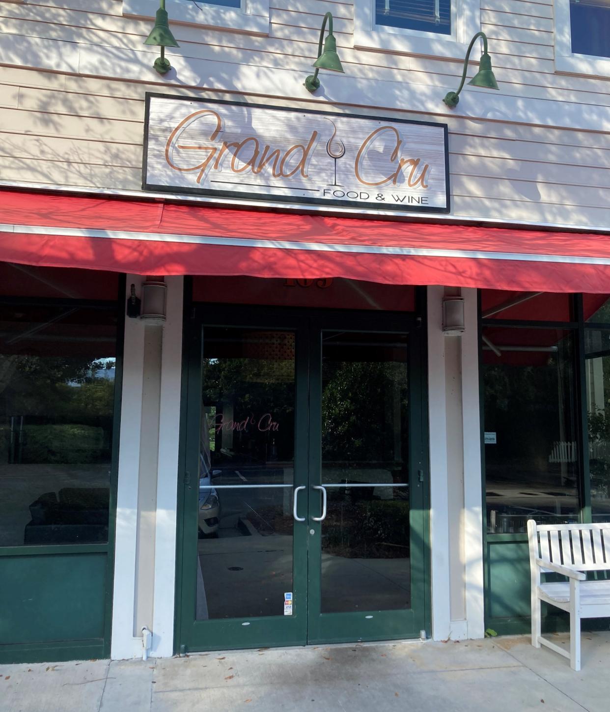 Grand Cru Food & Wine is closed as of September 2023 in Lumina Station.