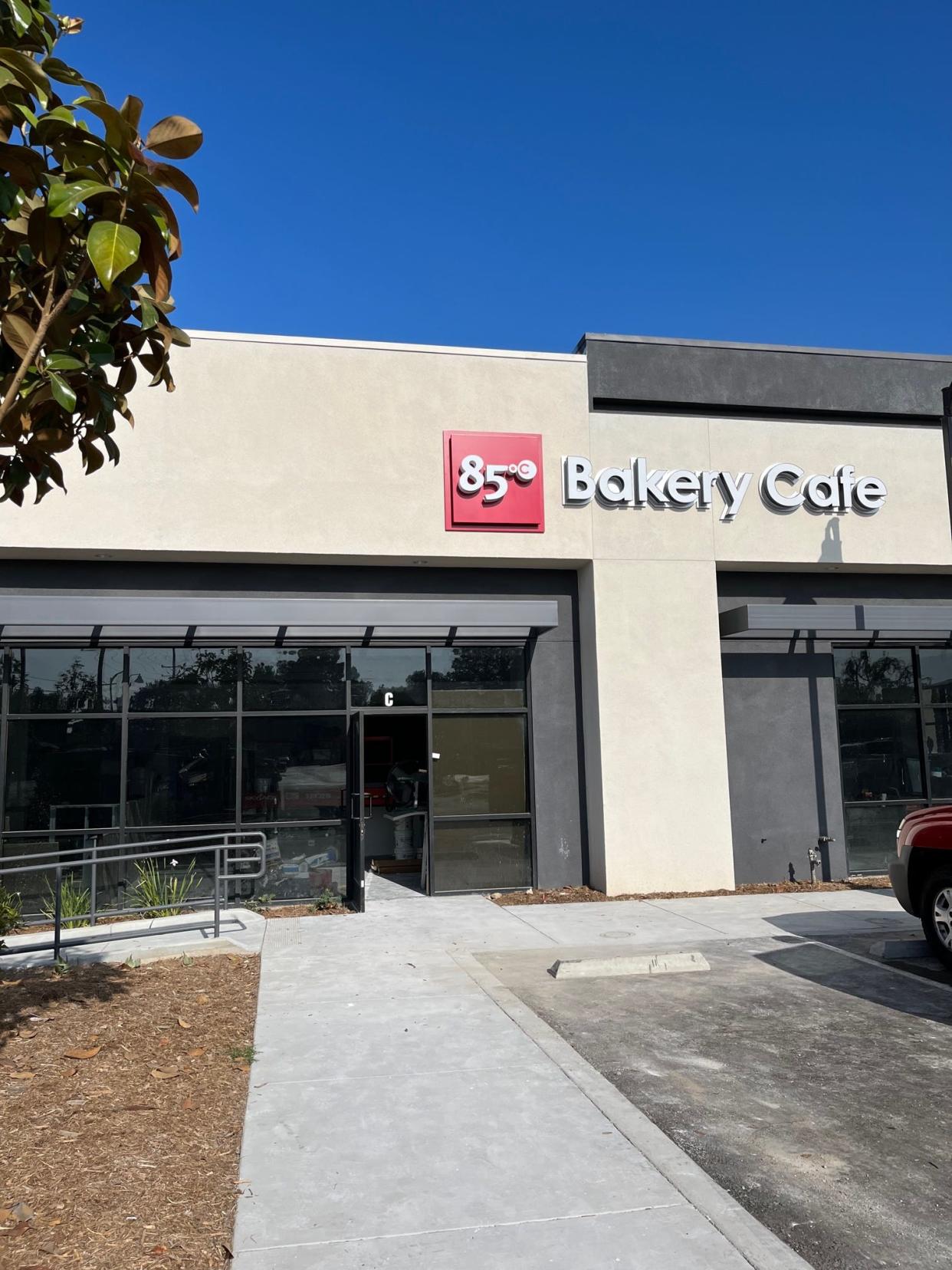 Taiwanese chain 85°C Bakery Cafe plans to open a Simi Valley location on Cochran Street by late August.