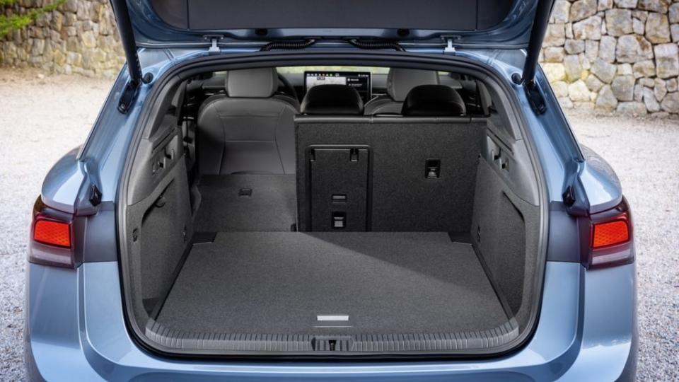 旅行車設定的ID.7 Tourer具有605公升至1,714公升不等行李廂容積。(圖片來源/ Volkswagen)