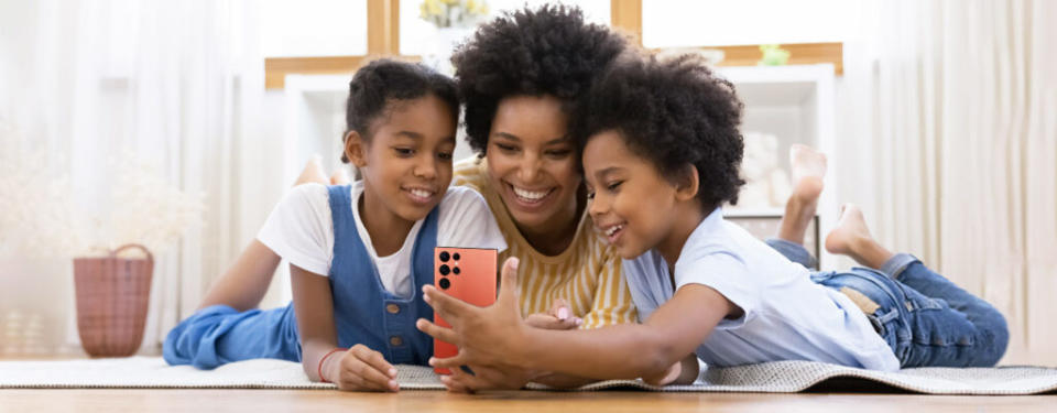 family using cellphone