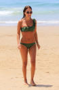 <p>La actriz presumió de tipazo con un bikini en color verde de la firma Etam, precisamente una de las que suele llevar y etiquetar en sus imágenes de Instagram. (Foto: Gtres). </p>