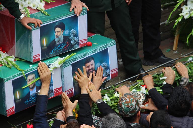 El comienzo del funeral en Tabriz