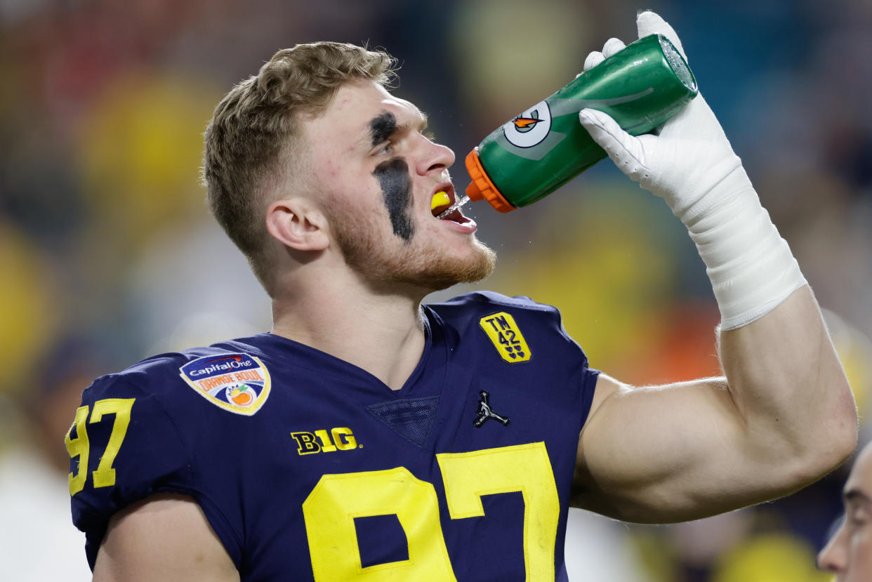 Michigan defensive end Aidan Hutchinson already has an NFL goal that's been taken away from him: sacking Wolverines legend Tom Brady. (Photo by David Rosenblum/Icon Sportswire via Getty Images)