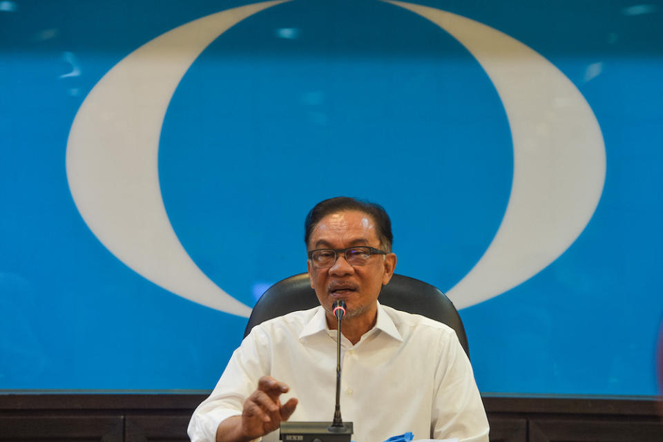 The source said the 74-year-old federal Opposition leader and PH chairman was keen to earmark at least one federal constituency in the state to possibly contest. — Picture by Miera Zulyana