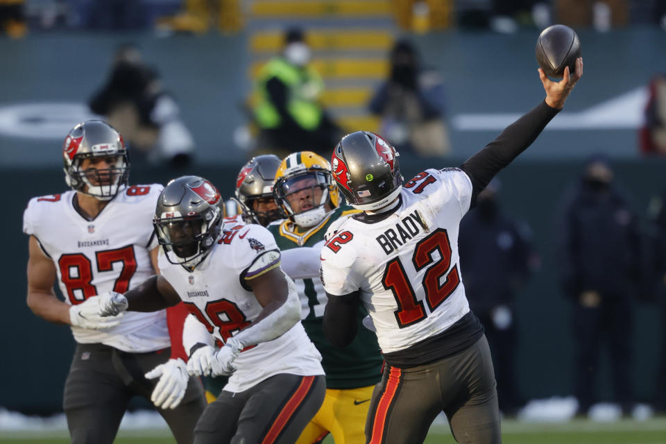 Tom Brady converted a Packers turnover into points right before halftime of the NFC championship game. (AP Photo/Jeffrey Phelps)