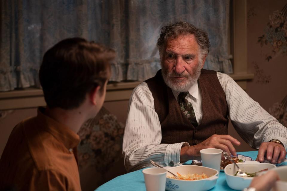 (from left) Sammy Fabelman (Gabriel LaBelle) and Uncle Boris (Judd Hirsch) in The Fabelmans, co-written, produced and directed by Steven Spielberg.