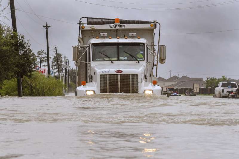 哈維颶風重創德州休士頓，釀成「千年一遇」的嚴重洪災（AP）